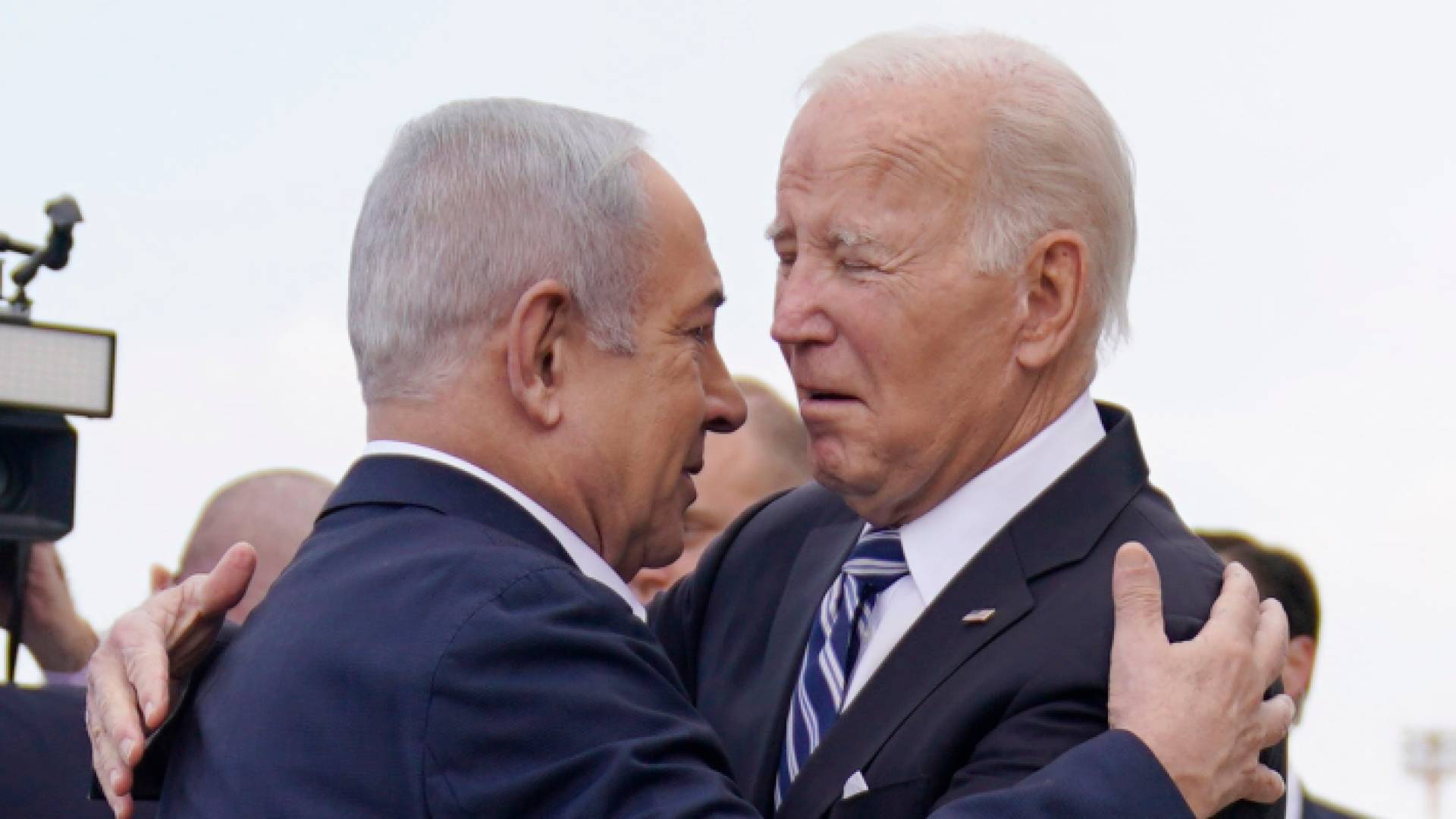 جو بايدن وبنيامين نتنياهو في لقاء سابق - أرشيفية