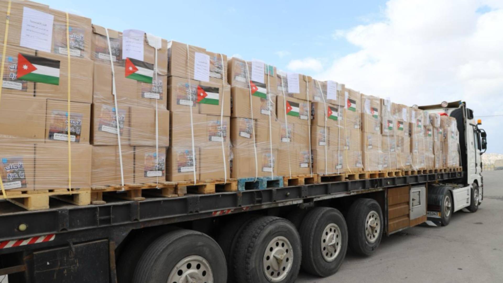 شاحنة مساعدات أردنية