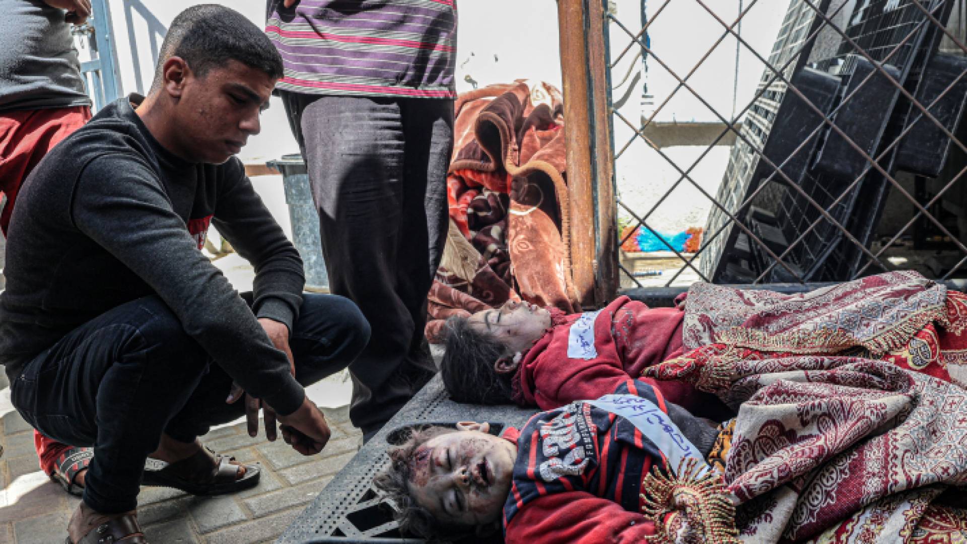 شهداء نتيجة قصف الاحتلال لأحد المباني في رفح