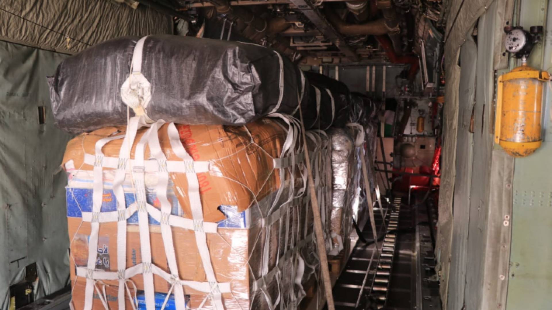 انزال مساعدات على غزة