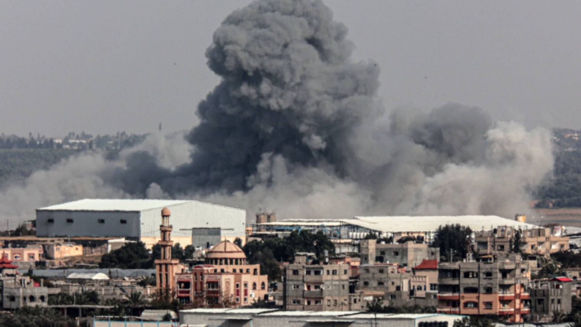 قصف عنيف على قطاع غزة