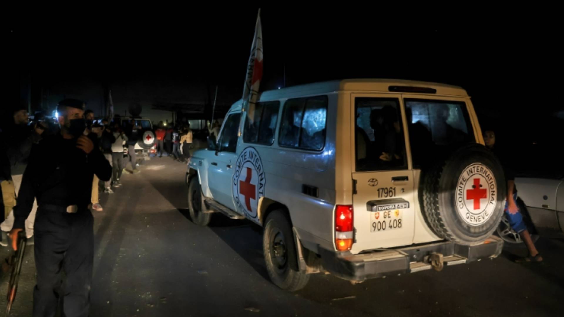 إطلاق محتدزين