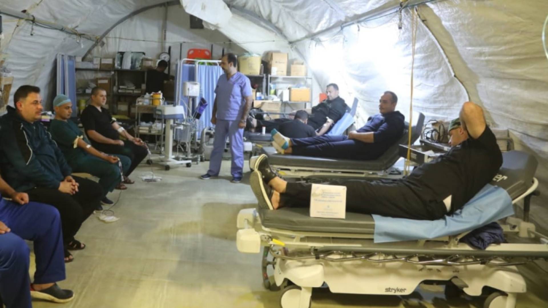 طواقم المستشفى الميداني الأردني