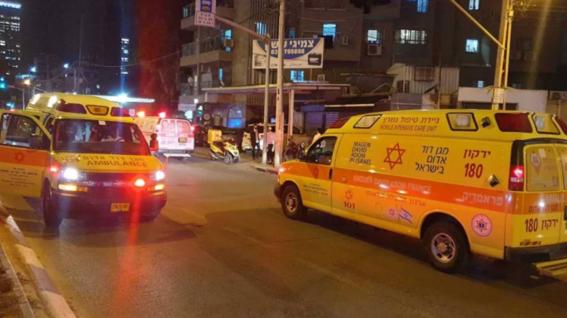 سيارات إسعاف للاحتلال