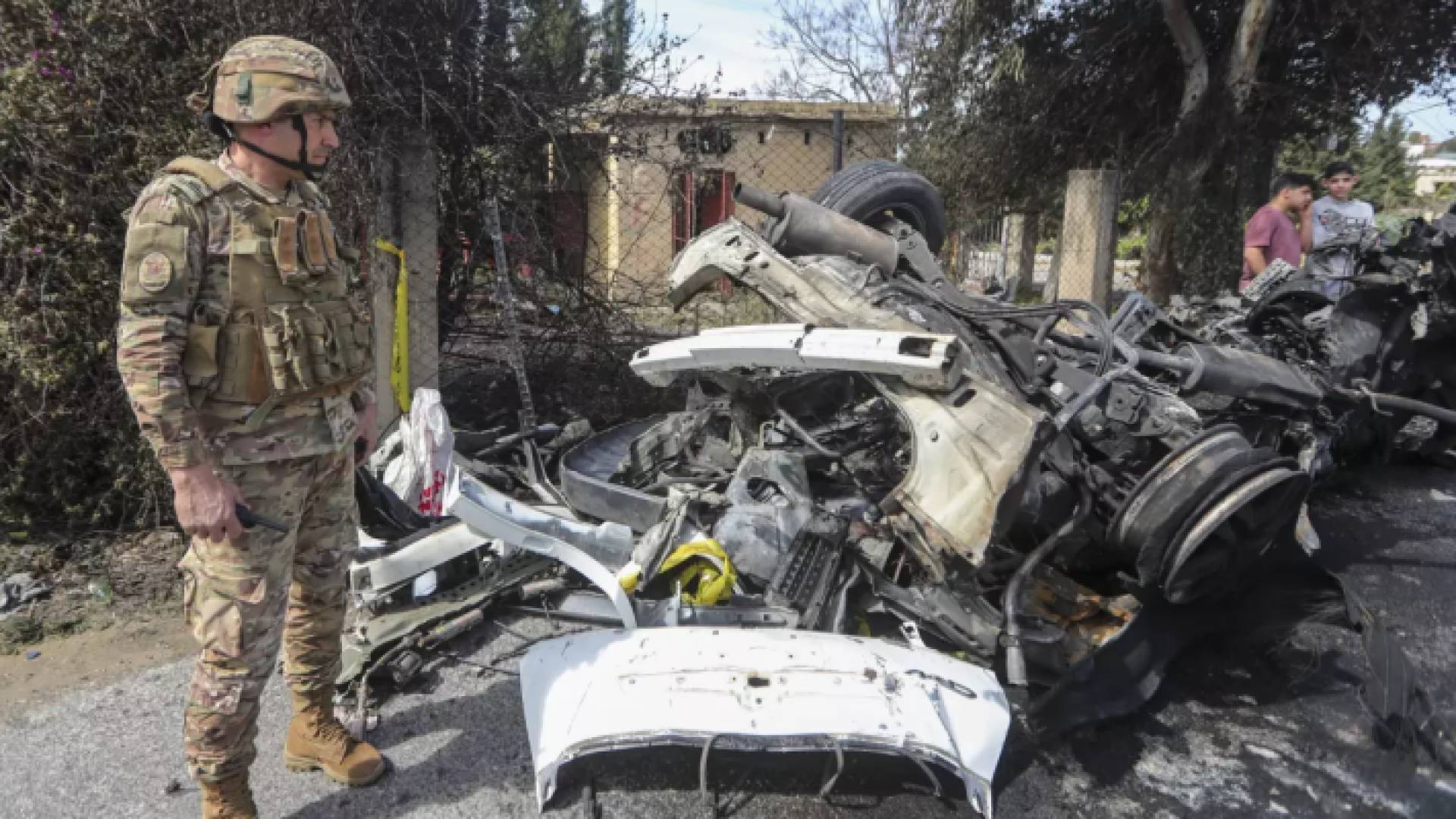 الاحتلال يستهدف مركبة لبنانية