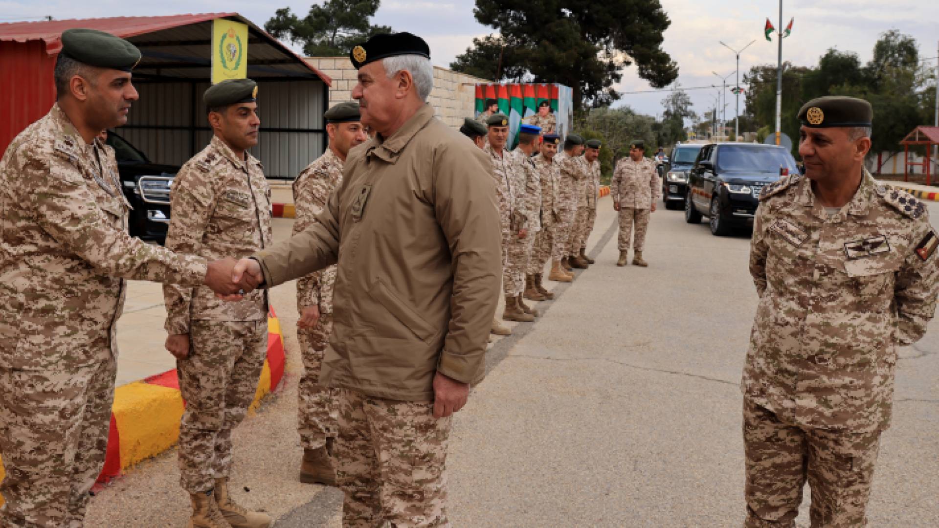 رئيس هيئة الأركان المشتركة اللواء الركن يوسف الحنيطي