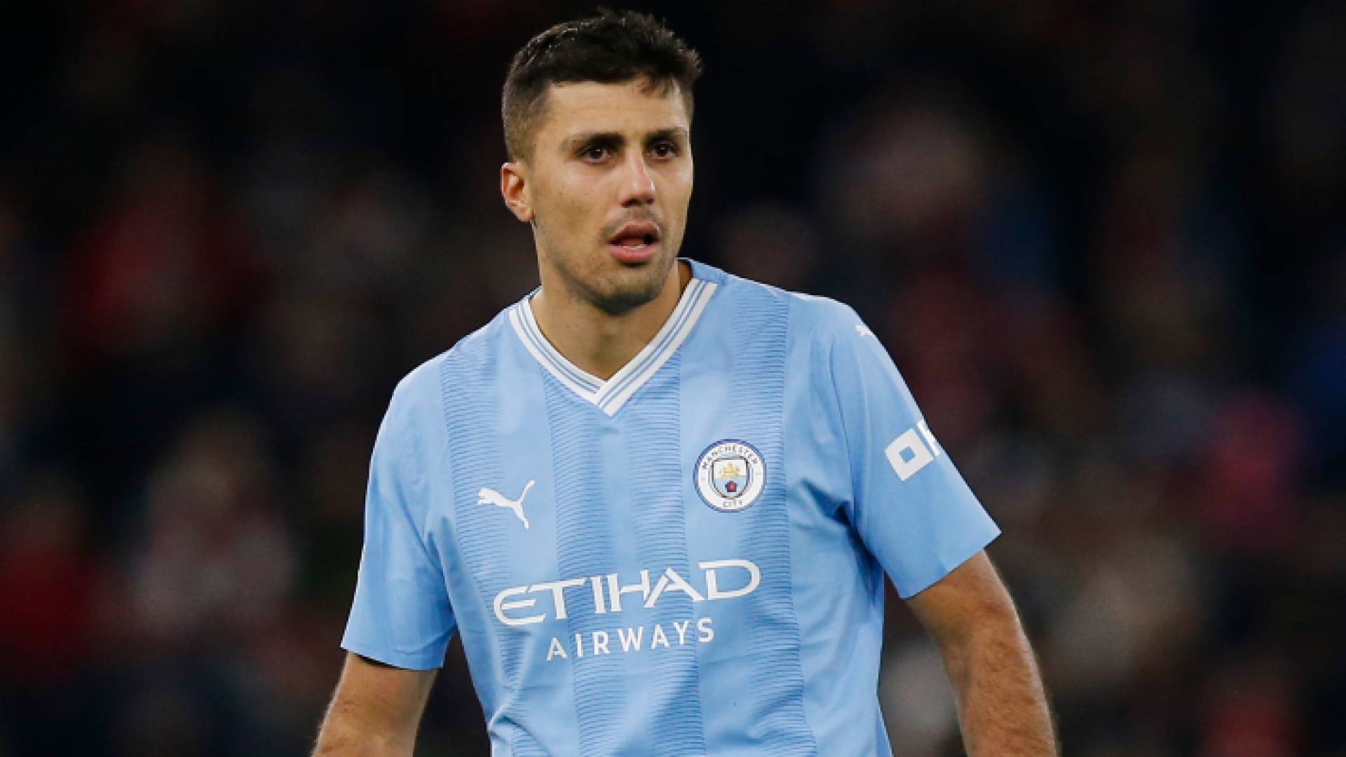 لاعب وسط اسبانيا رودري