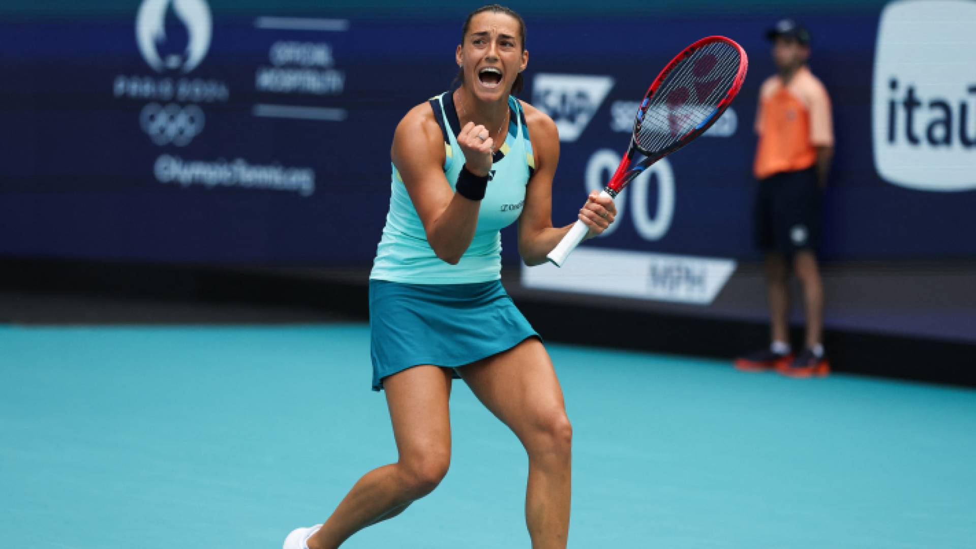 الفرنسية كارولين غارسيا بعد فوزها على الاميركية كوكو غوف