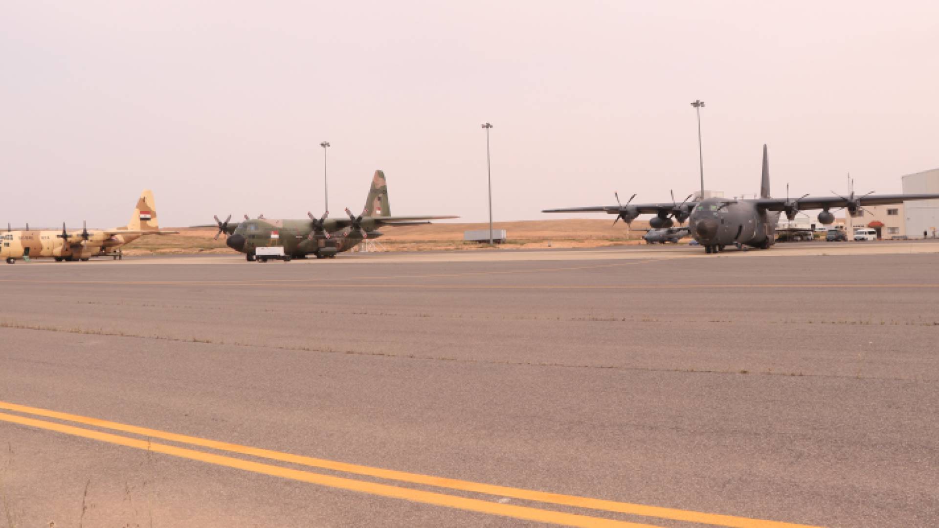 طائرات محملة بالمساعدات لقطاع غزة