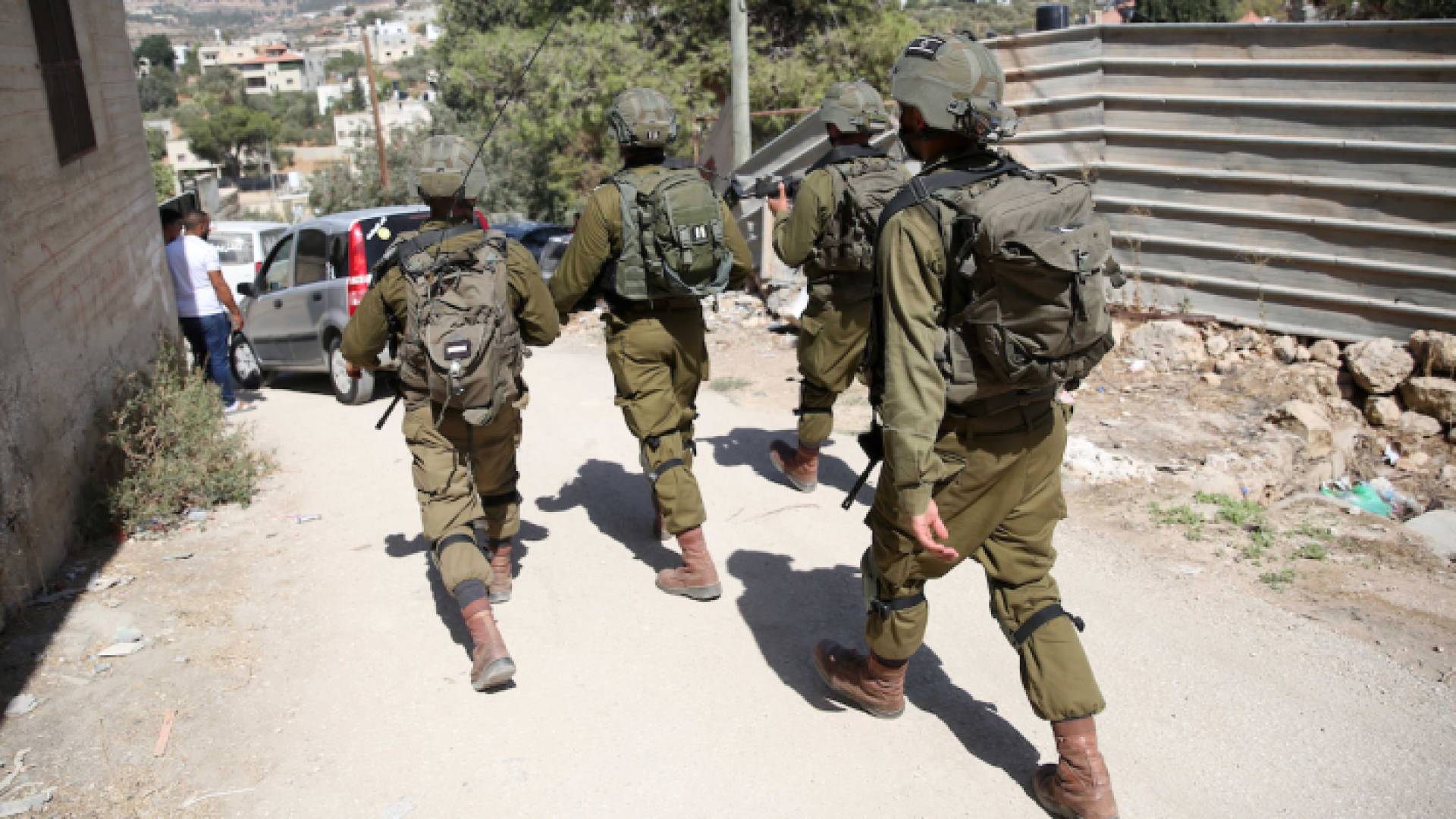 قوات الاحتلال تشن حملة مداهمات في الخليل