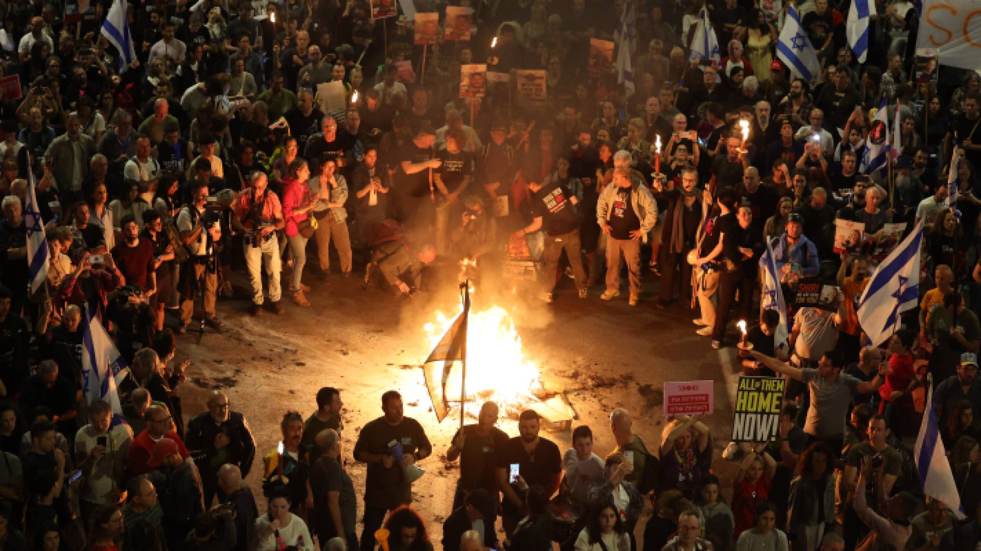 آلاف المتظاهرين في تل أبيب