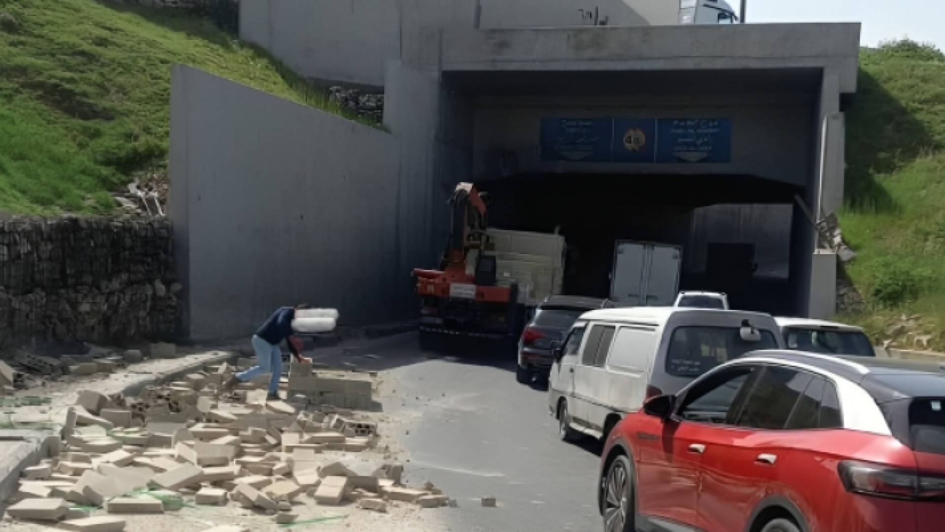 تباطؤ مروري داخل نفق الملتقى