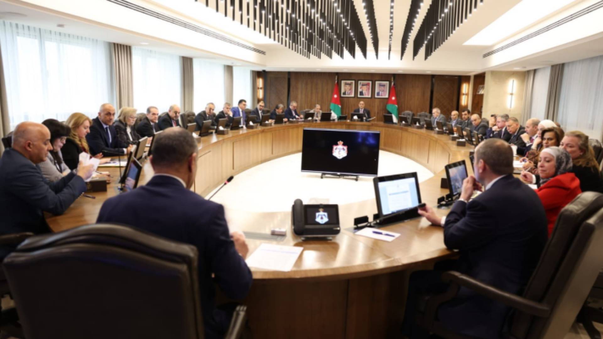 خلال اجتماع مجلس الوزراء الأحد