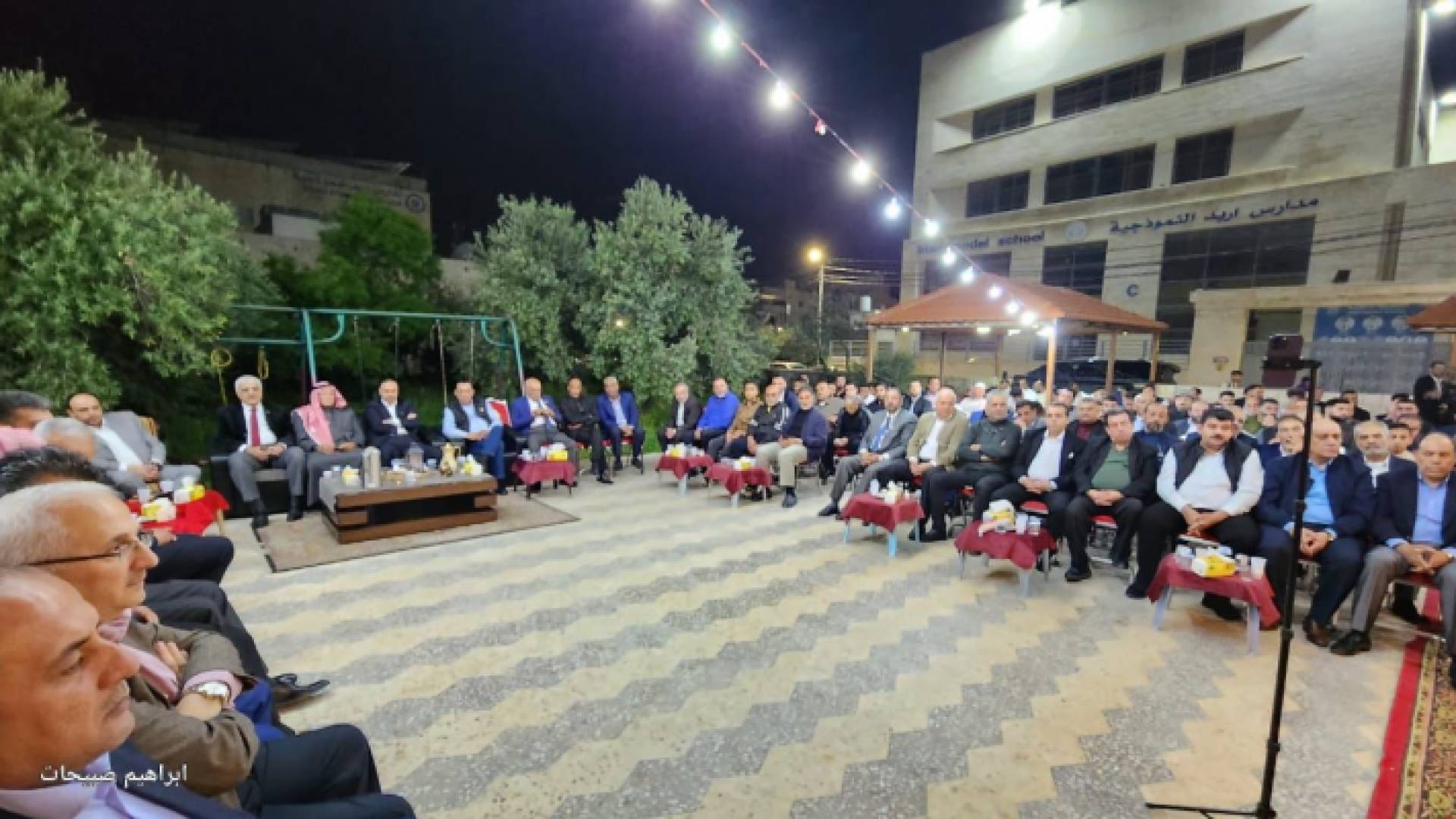 جانب من الجلسة الحوارية السياسية لحزب الميثاق في قصبة اربد