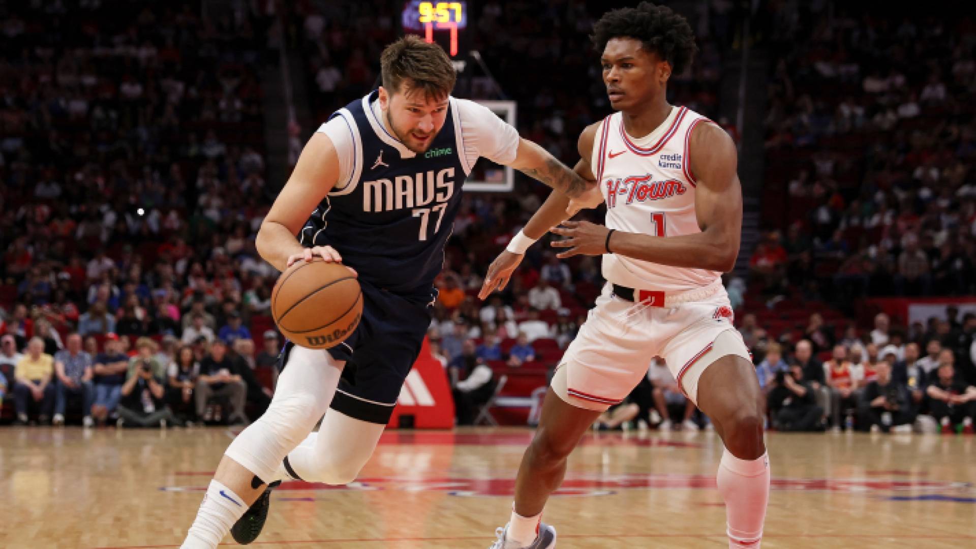 جانب من مباراة دالاس مافريكس وهيوستون روكتس