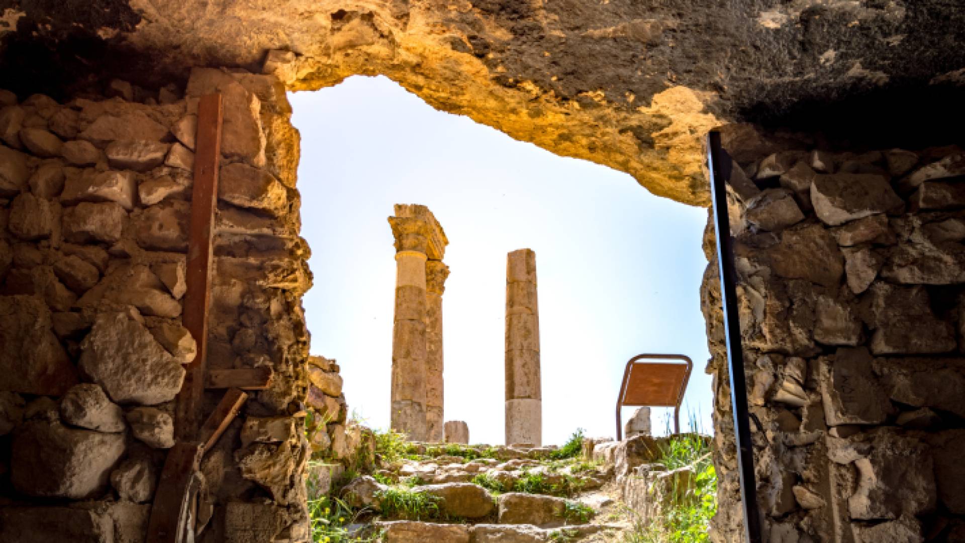 أجواء مشمسة في عمان