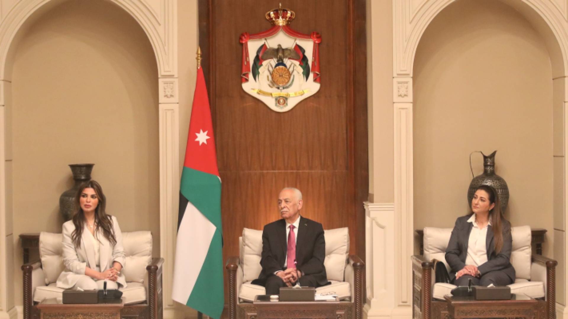 رئيس الديوان الملكي خلال لقائه إعلاميين ونشطاء على مواقع التواصل الاجتماعي