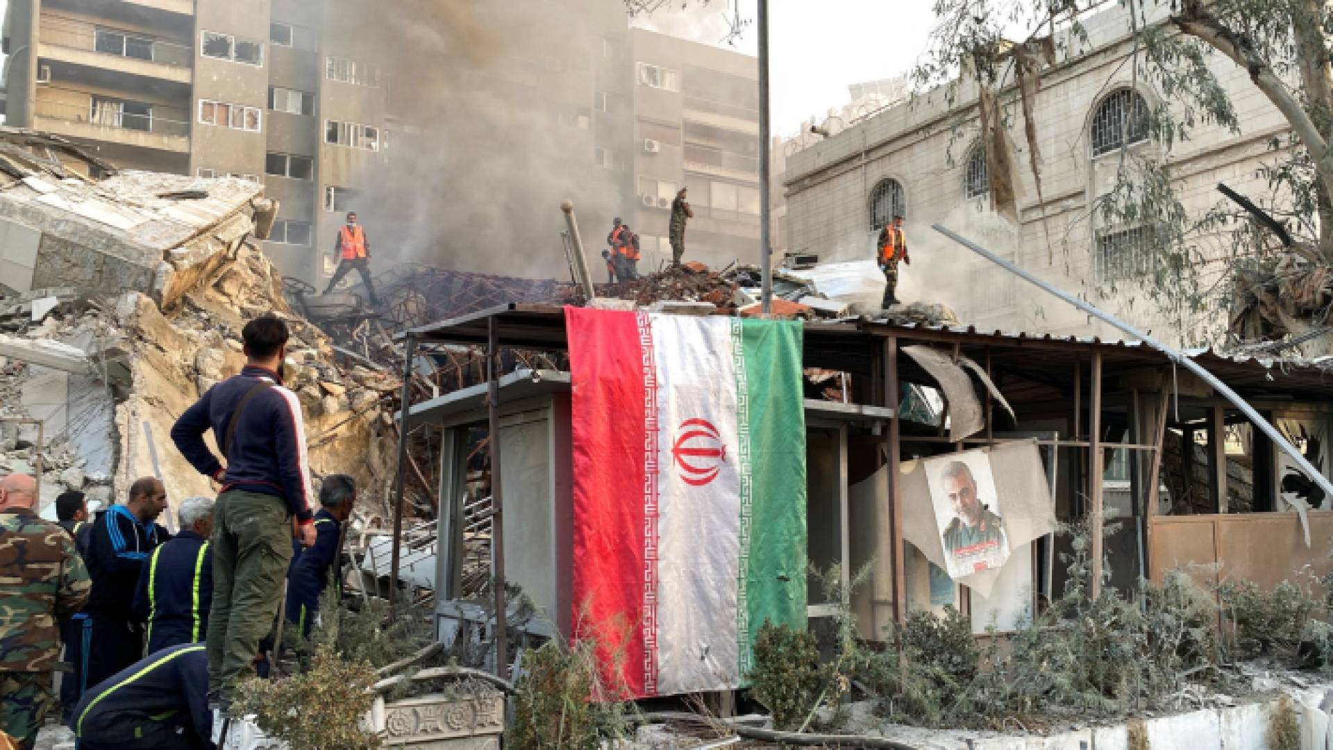 مبنى القنصلية الإيرانية في دمشق بعد استهدافه من قبل الاحتلال