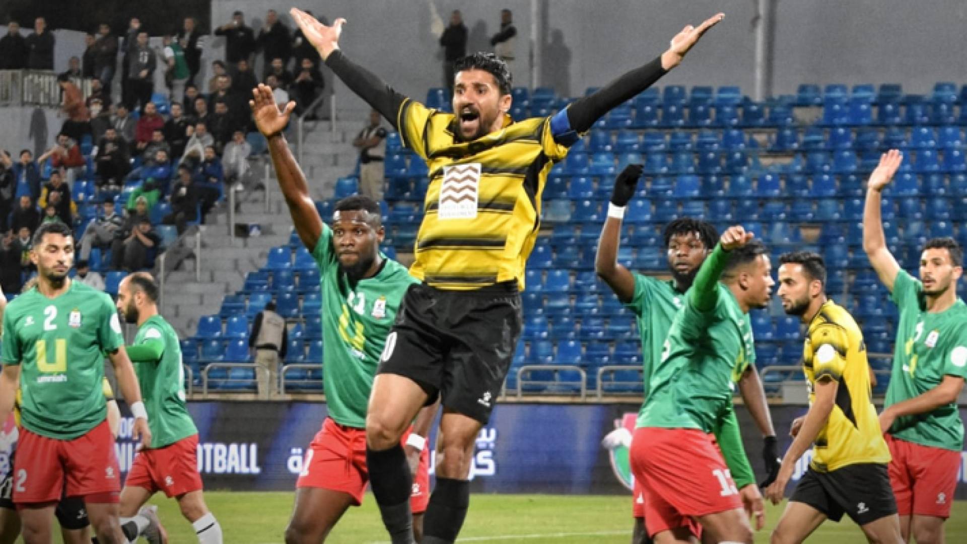 من مباراة الحسين والوحدات بدوري المحترفين