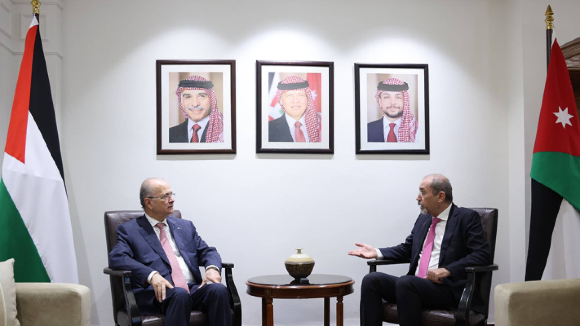 وزير الخارجية أيمن الصفدي ورئيس الوزراء الفلسطيني محمد مصطفى