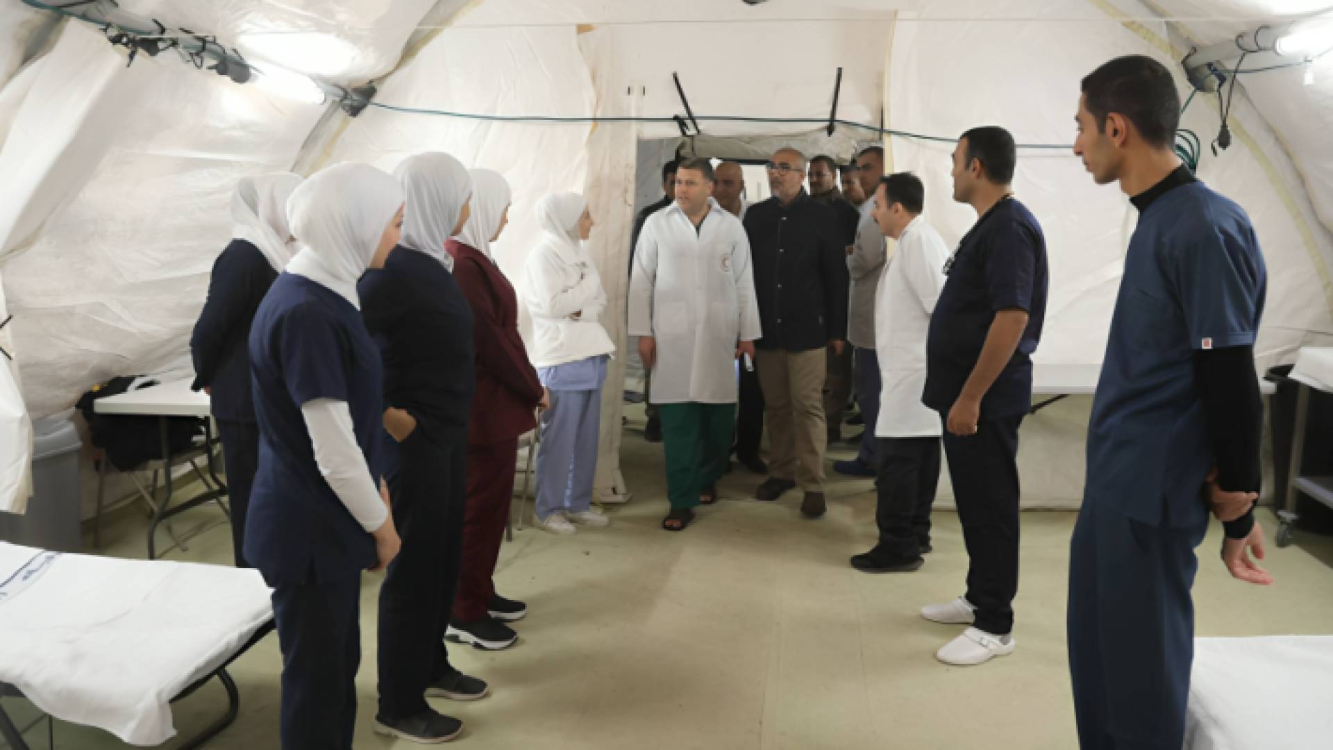 كوادر المستشفى الميداني الأردني /2