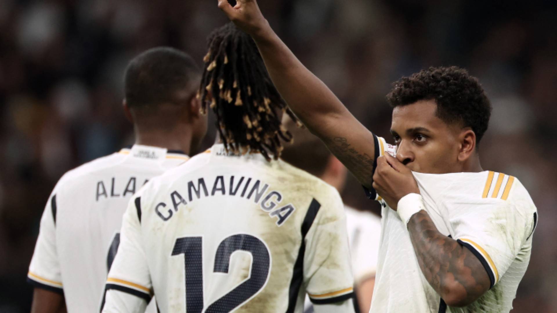 رودريجو يحتفل بهدف سابق