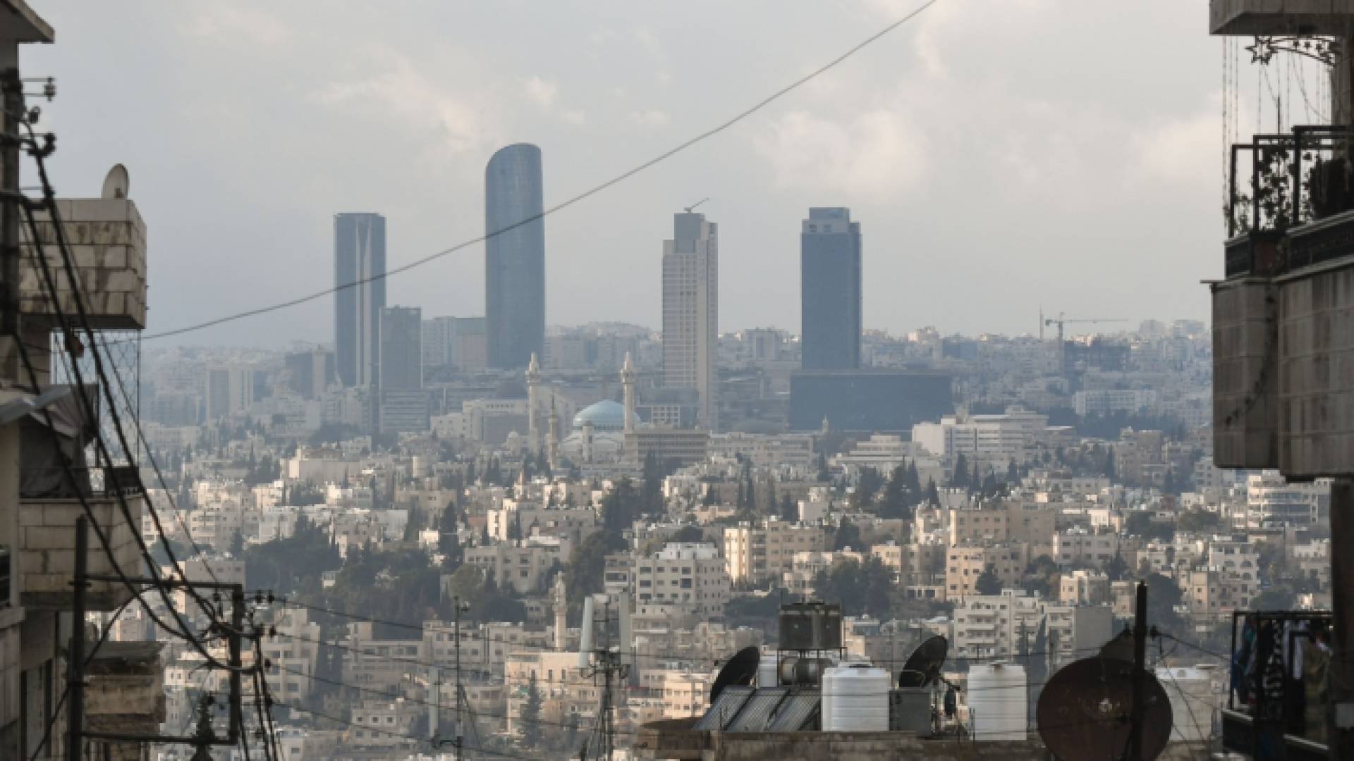 مشهد يظهر جانب من مدينة عمان وتحديدا منطقة العبدلي