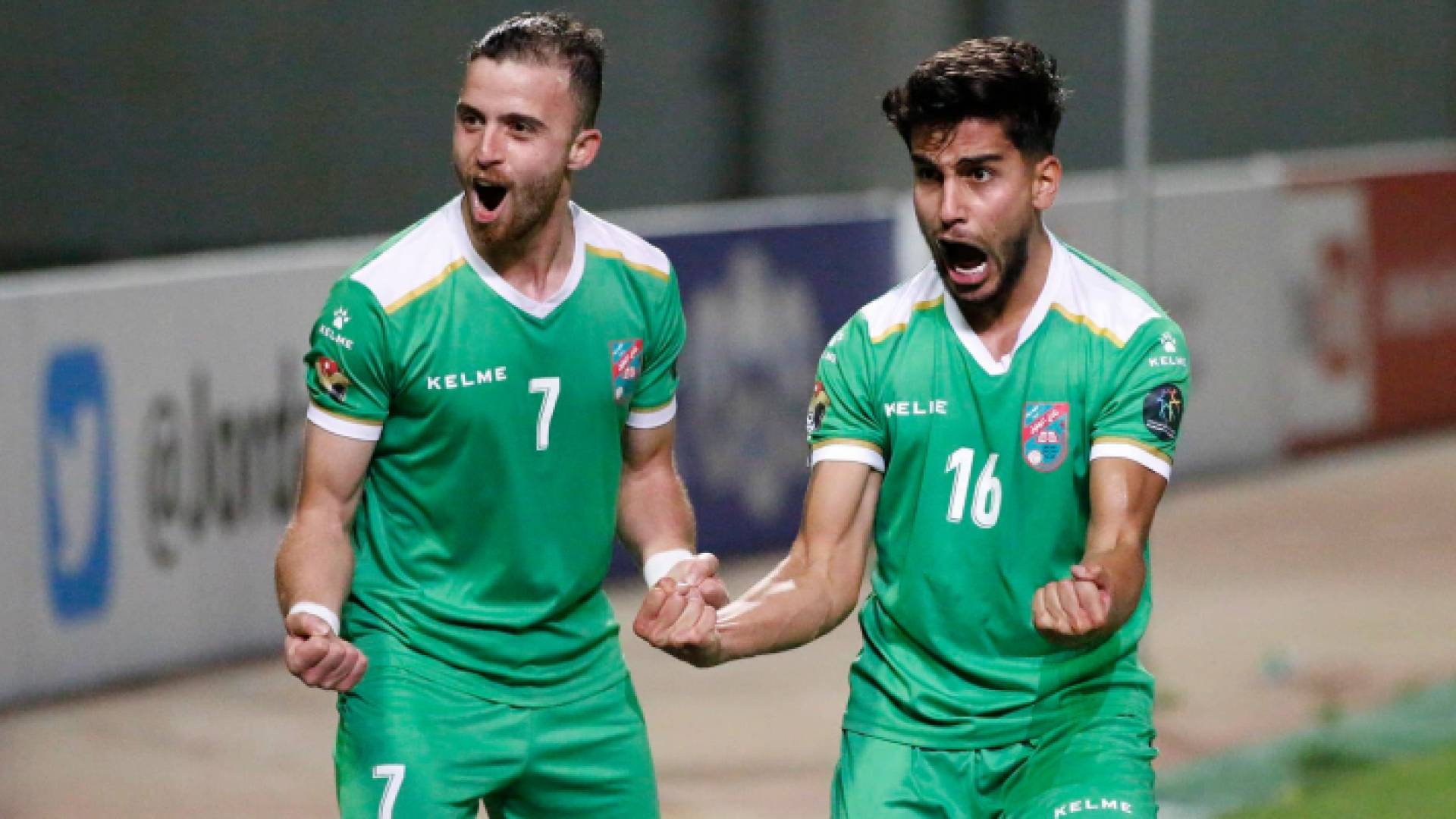 لاعبو الجليل يحتفلون بهدف سابق