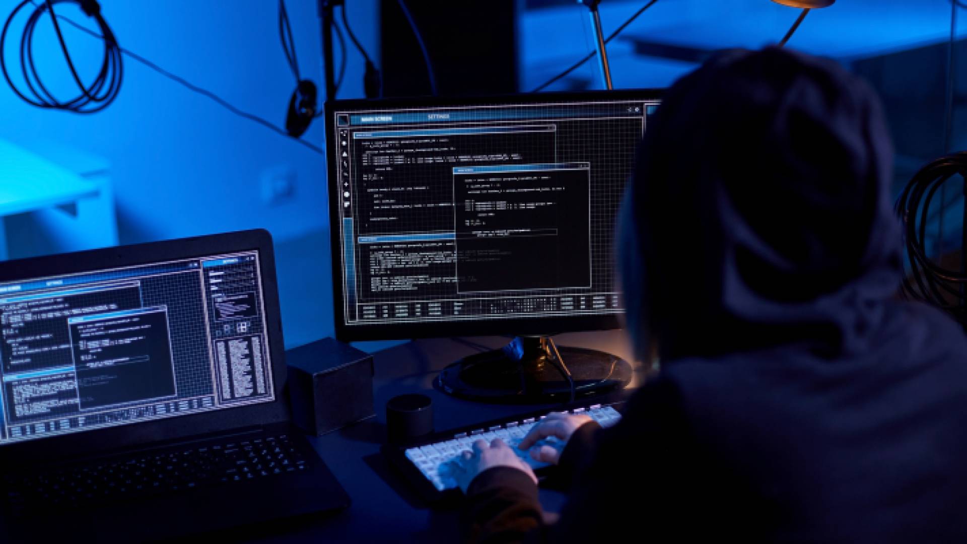 صورة تعبر عن عملية اختراق