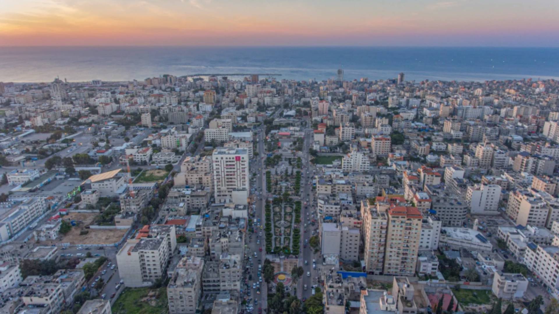 لقطة جوية لساحل غزة قبل استهداف الاحتلال جميع جوانب الحياة في القطاع