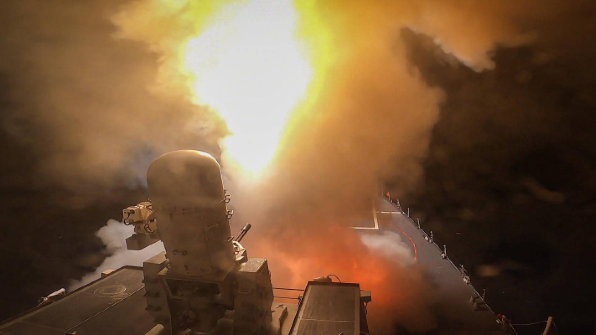 استهداف سفن في البحر الأحمر