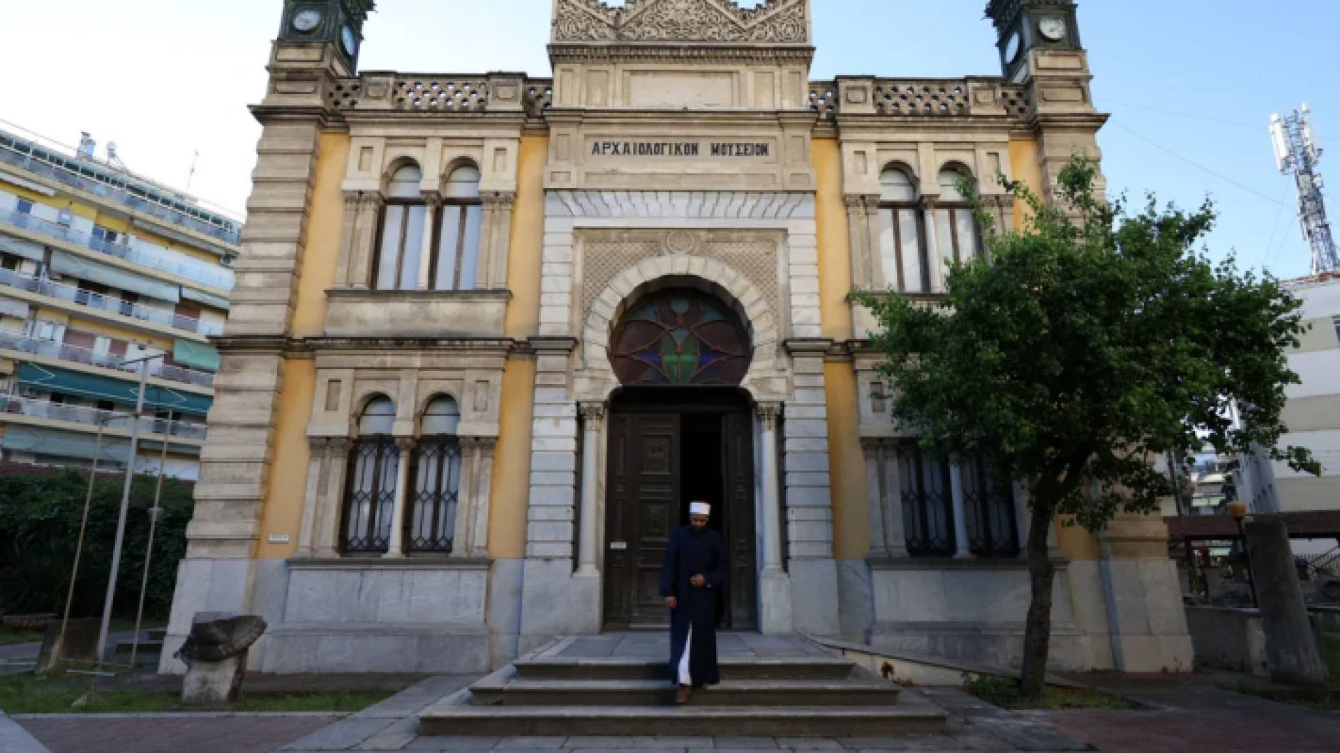 "جامع يني" في اليونان - رويترز