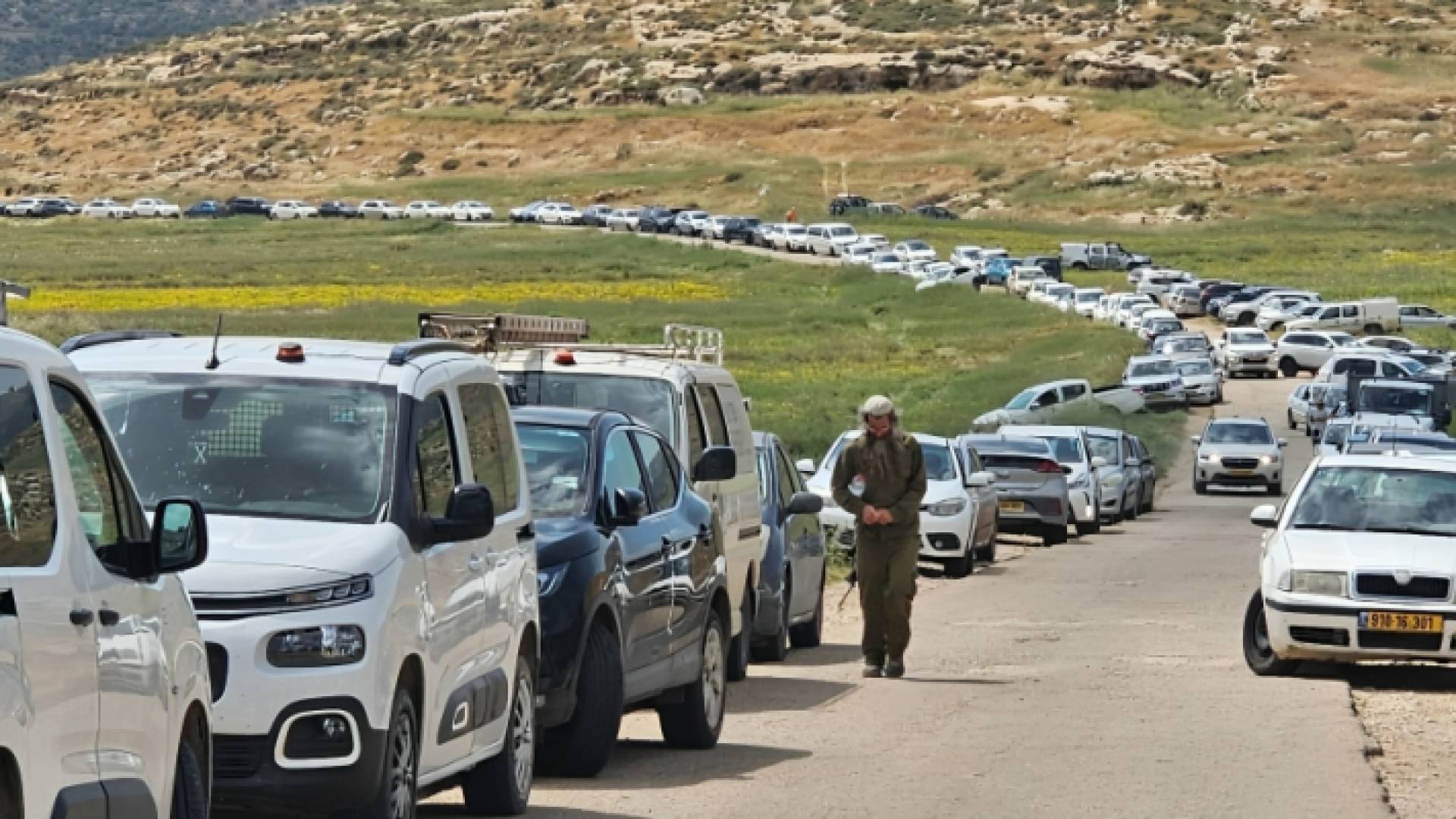 مستوطنون يبحثون عن مستوطن مفقود