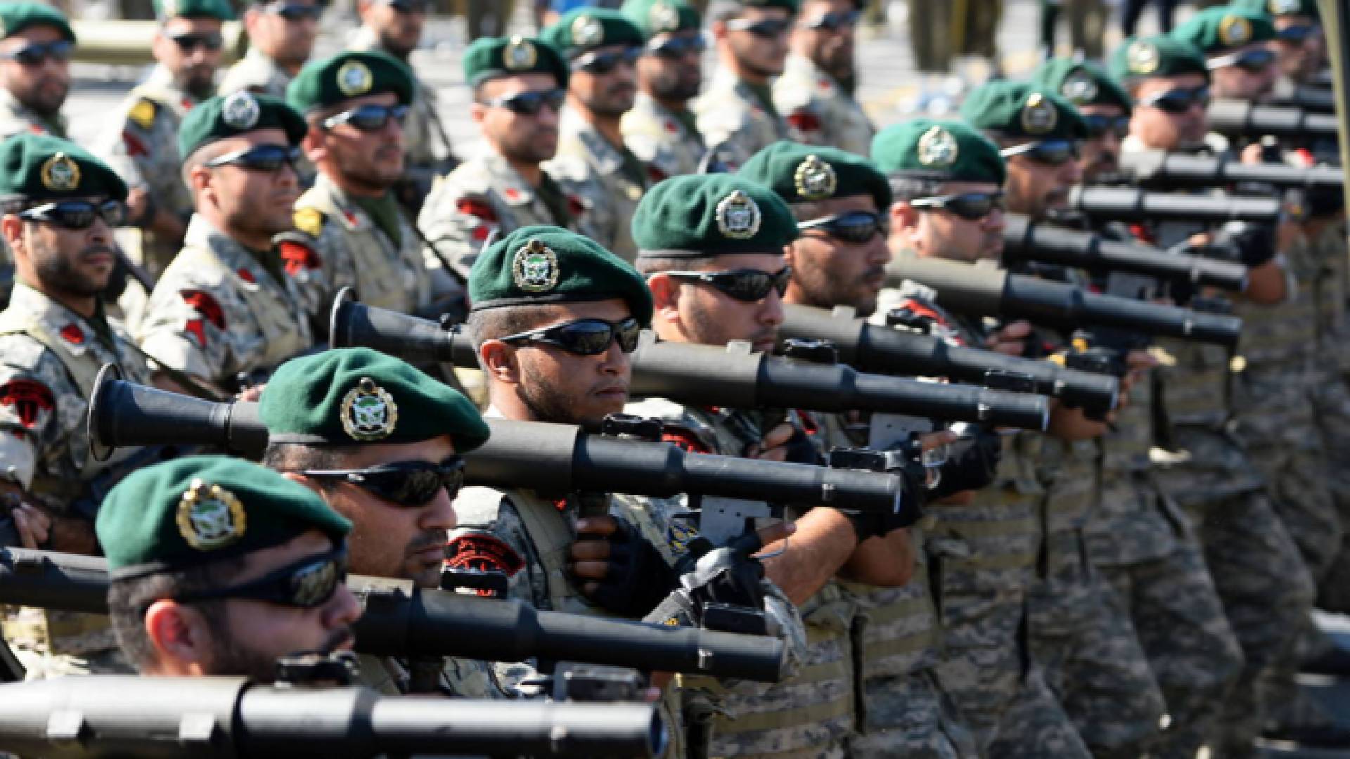 عناصر من الجيش الإيراني