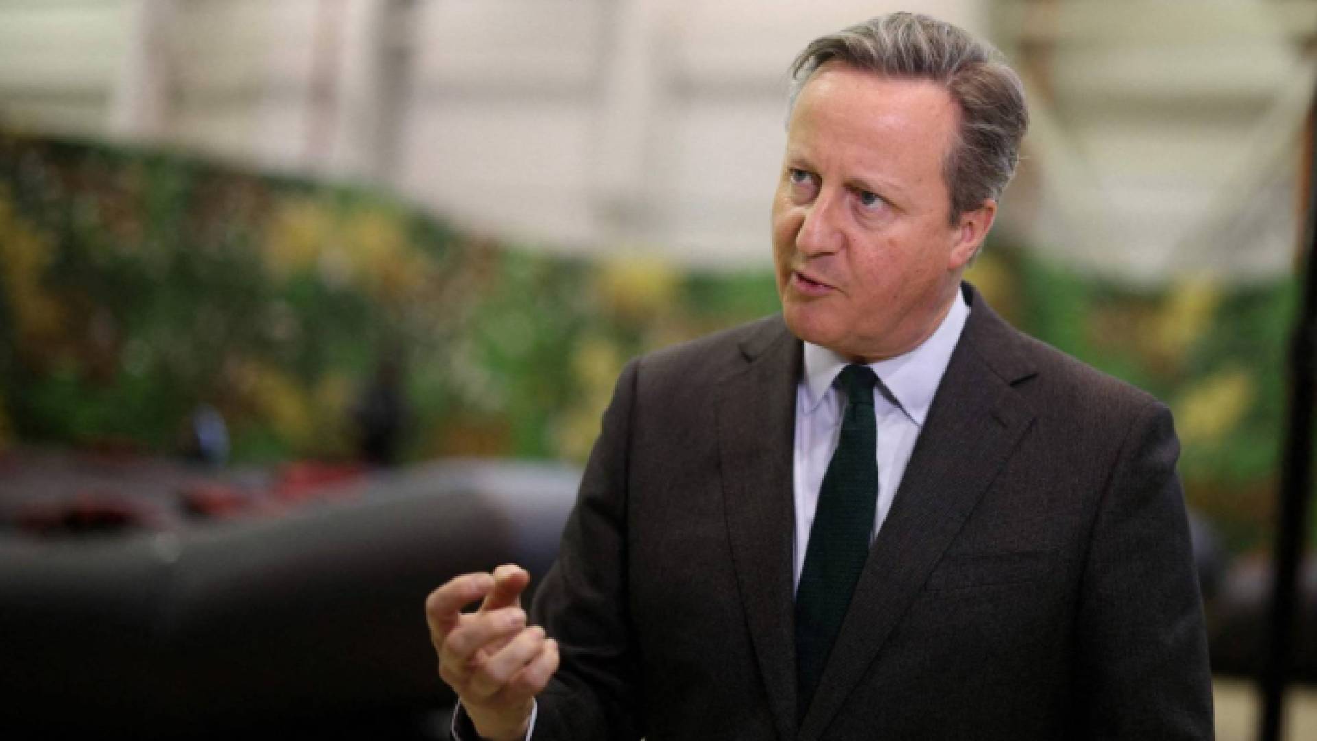 وزير الخارجية البريطاني ديفيد كاميرون،