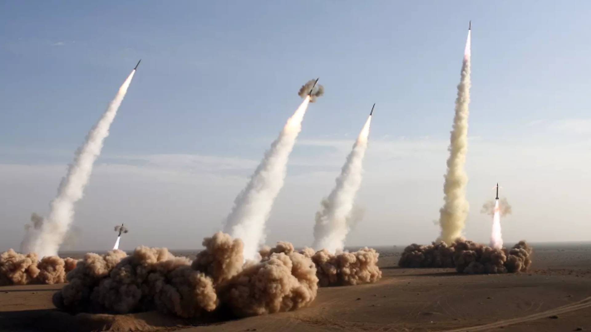 إطلاق صواريخ