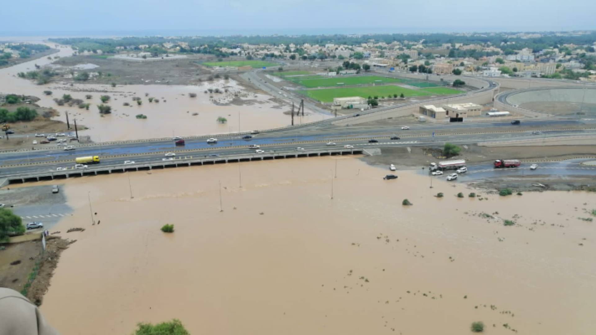 تشكل السيول في سلطنة عُمان