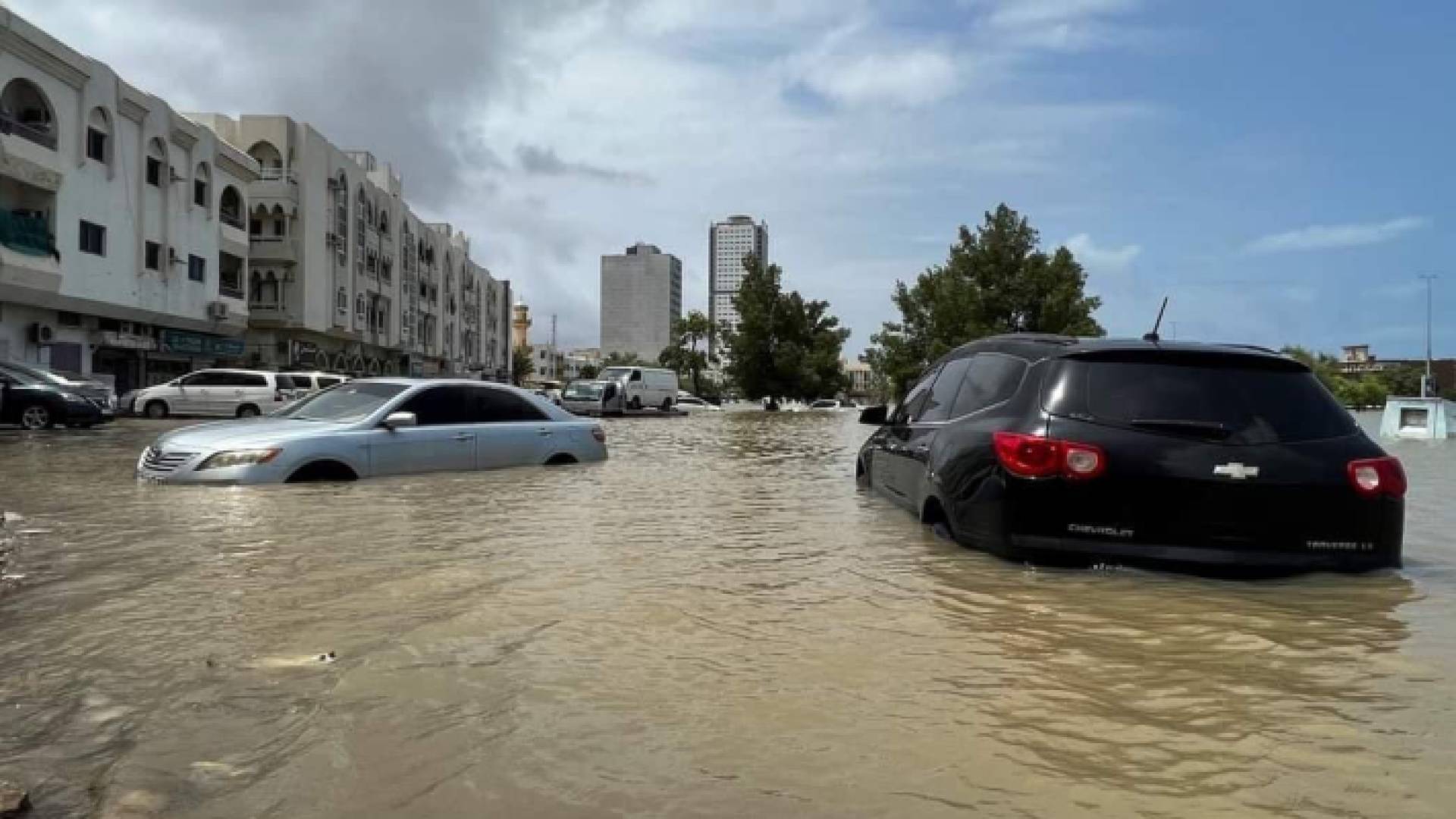 سيول جارفة في الفجيرة في وقت سابق