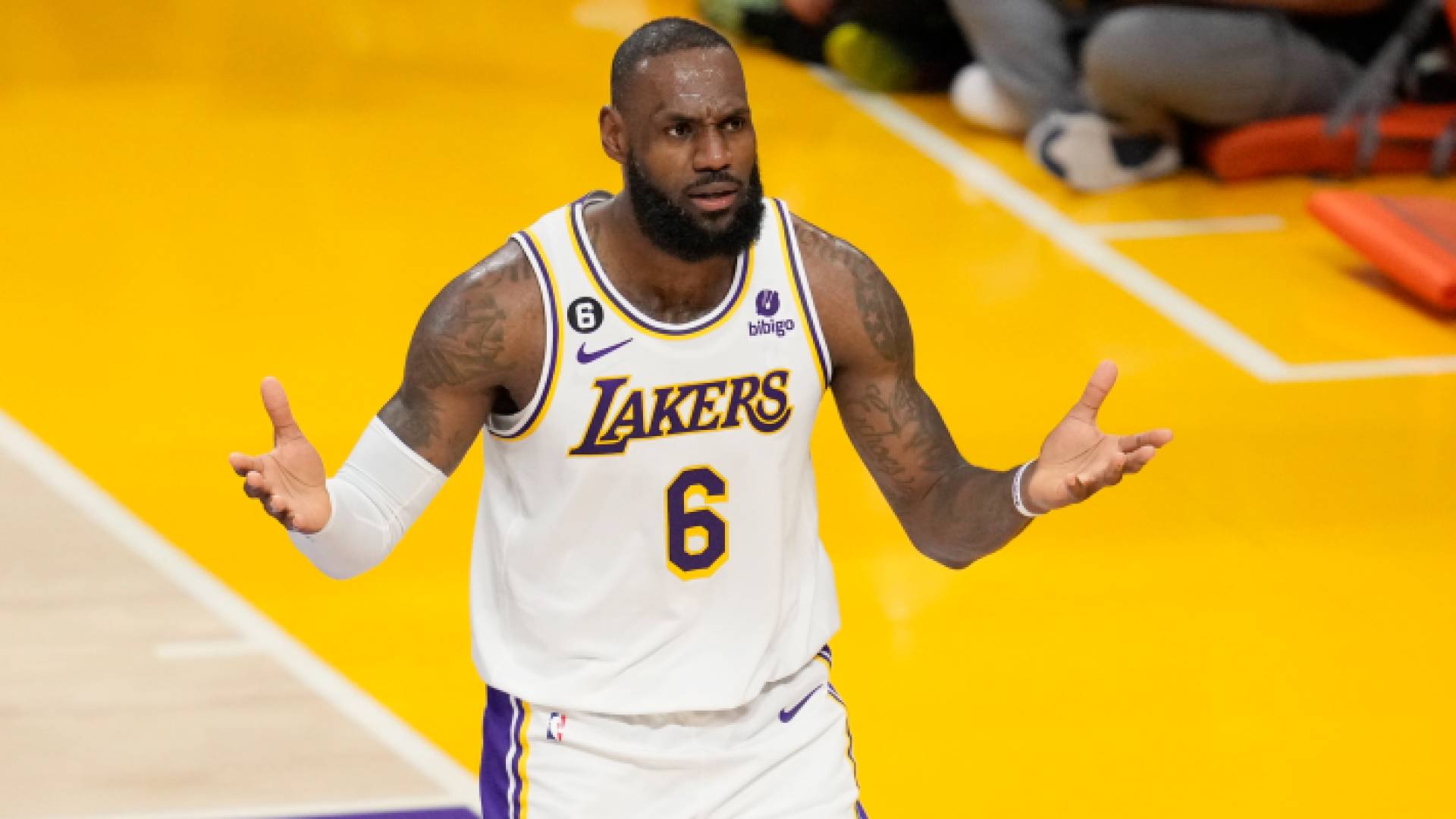 ليبرون جيمس