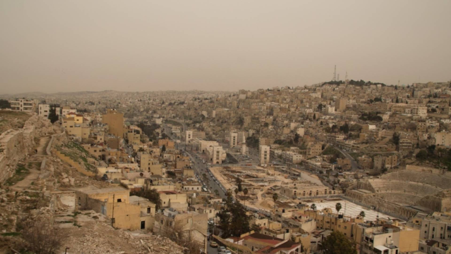 أجواء مغبرة في العاصمة عمان