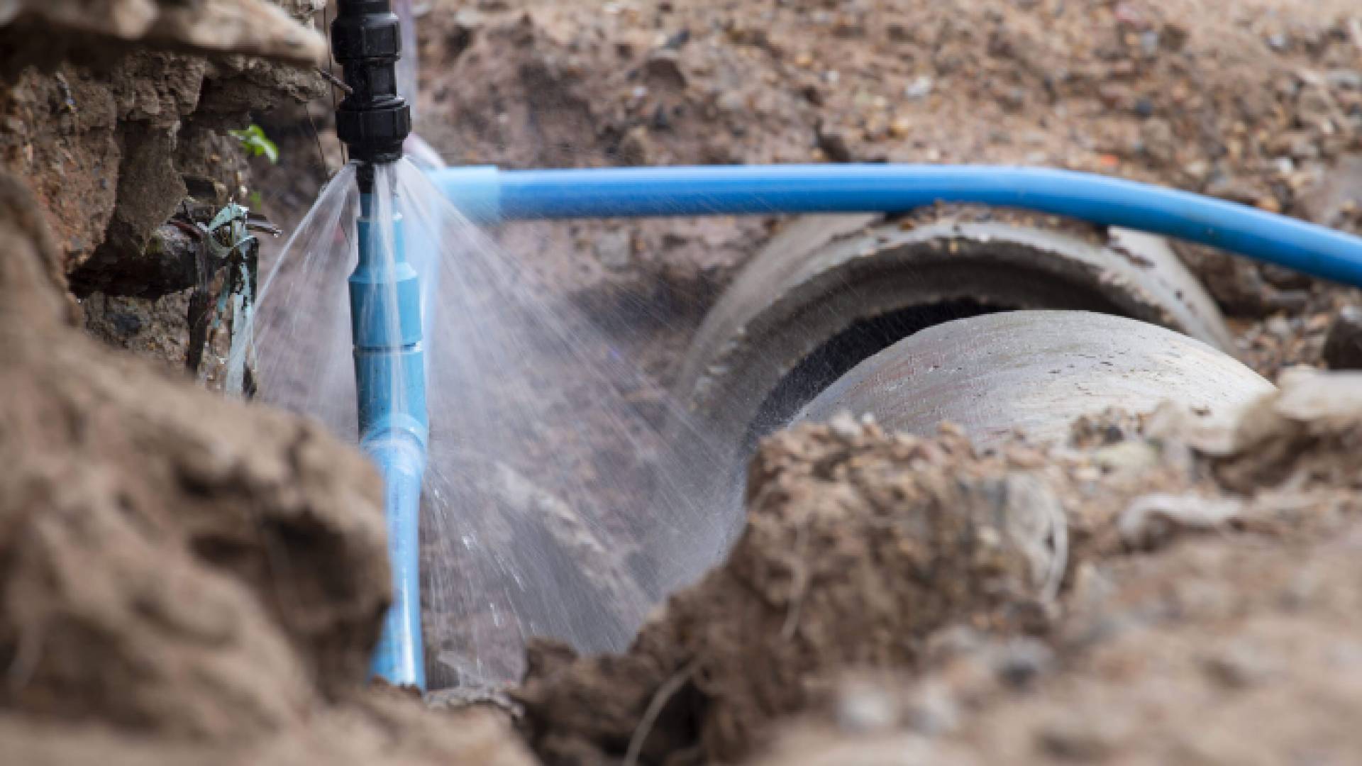 اعتداء على خط مياه - تعبيرية