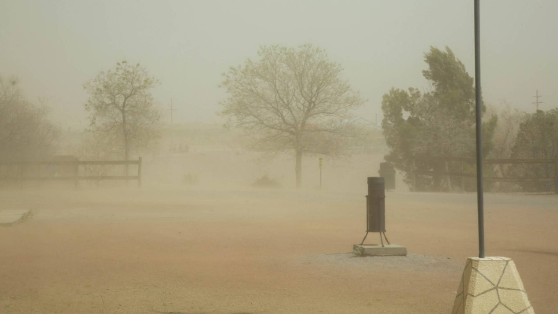 طقس مغبر - تعبيرية