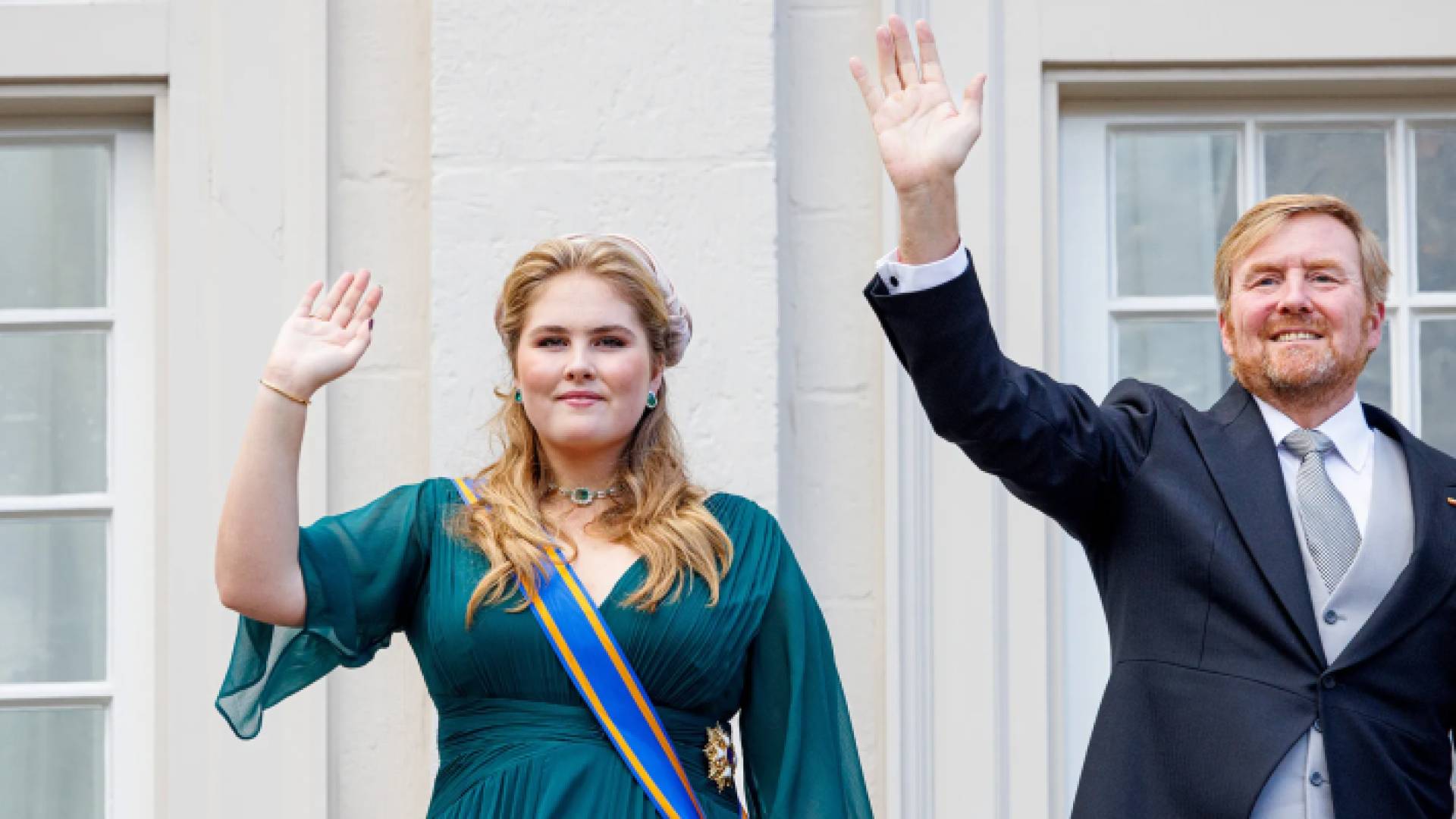 الأميرة كاتارينا أماليا والملك ويليم ألكسندر ملك هولندا في شرفة قصر نوردينده 2022