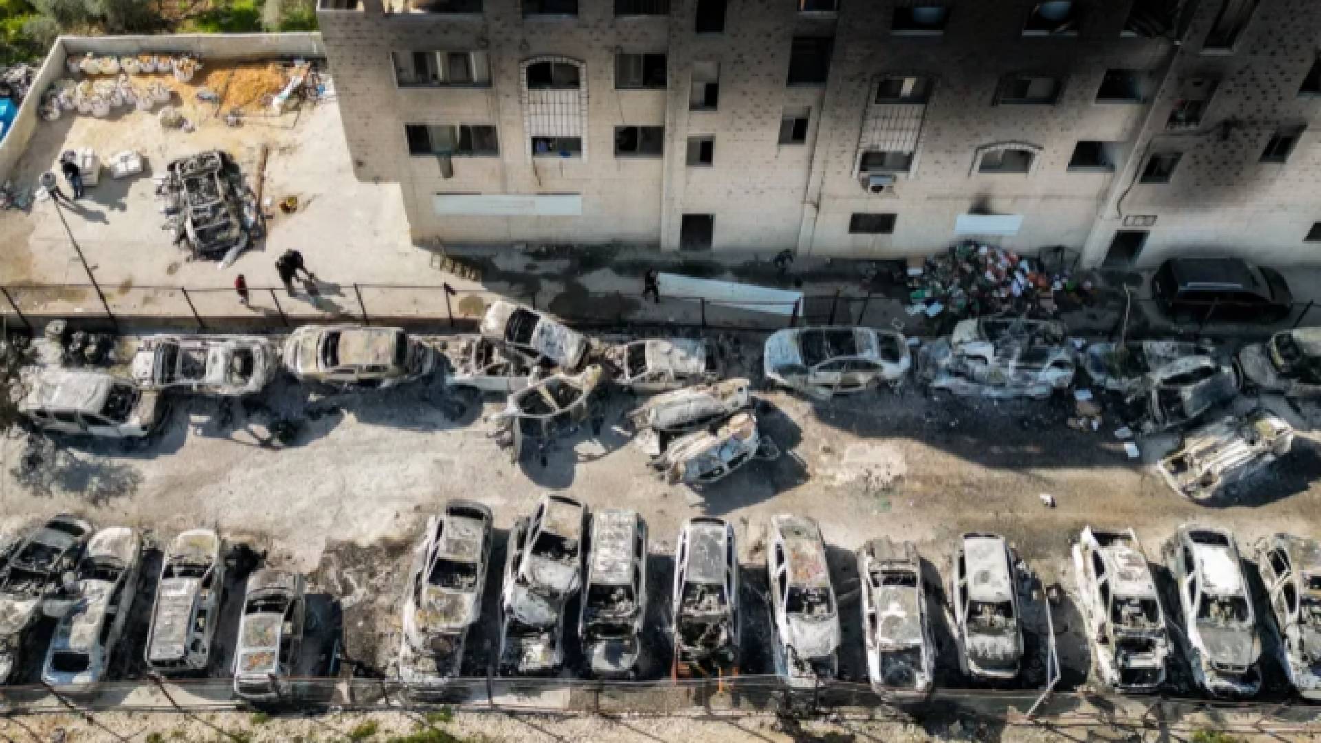 مستوطنون يعتدون على ممتلكات فلسطينيين في الضفة الغربية