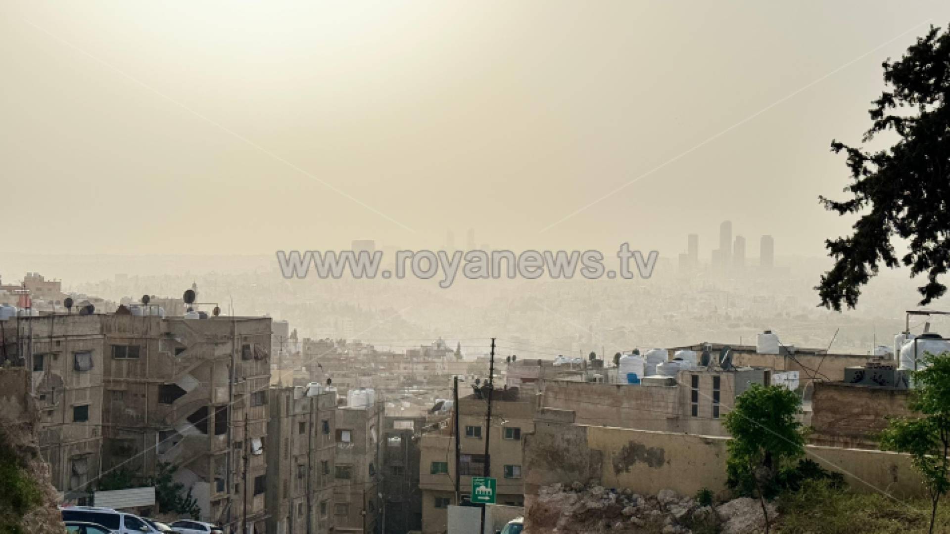 أجواء مغبرة في عمان