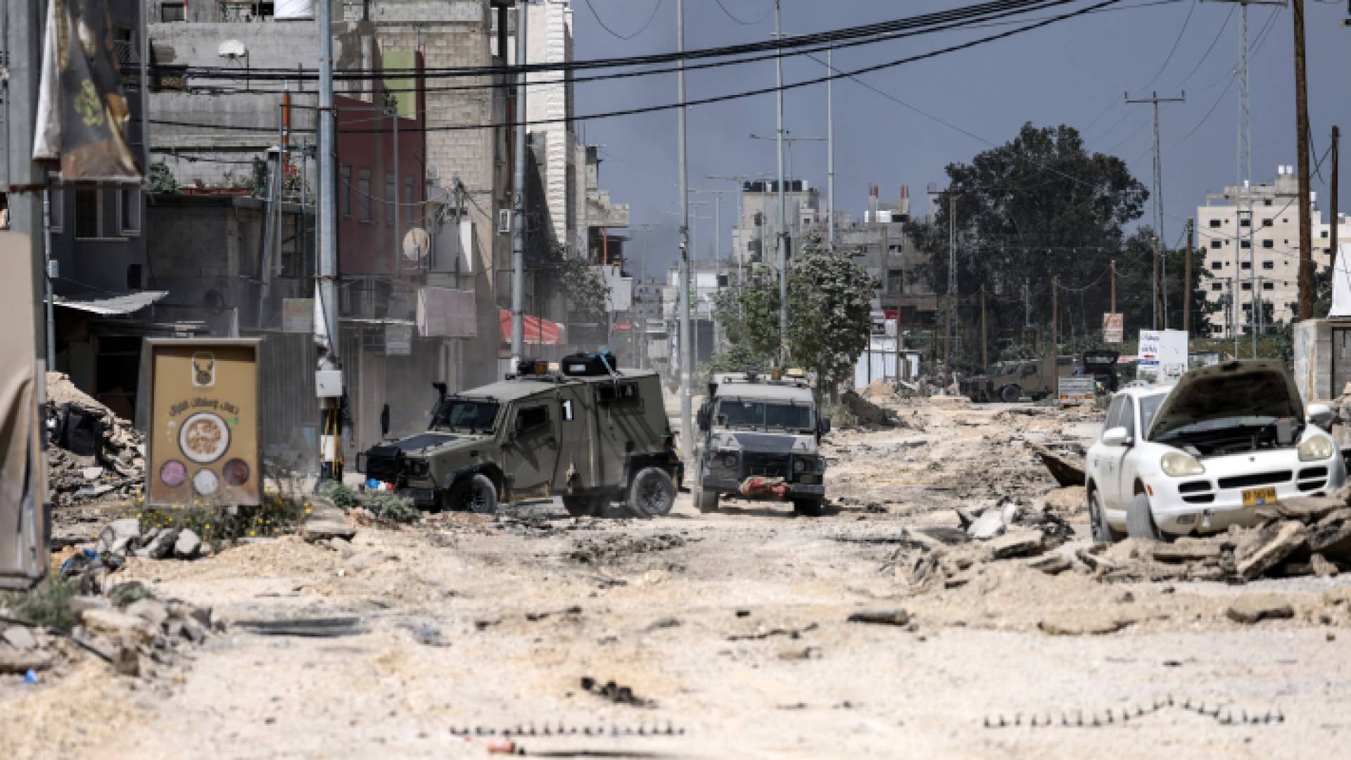 آليات الاحتلال العسكرية في مخيم النور شمس في الضفة الغربية