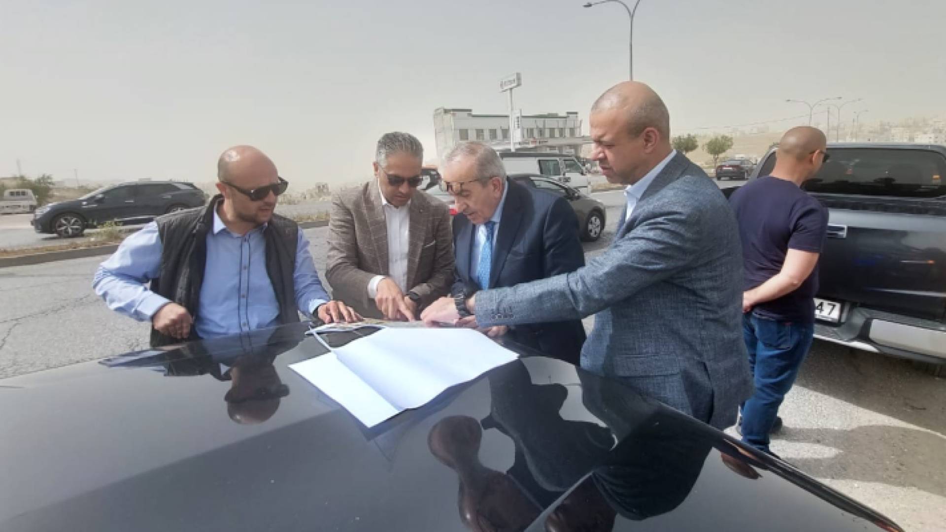 وزير الأشغال العامة والإسكان خلال الإعلان عن انطلاق أعمال مشروع تحسين طريق الحزام