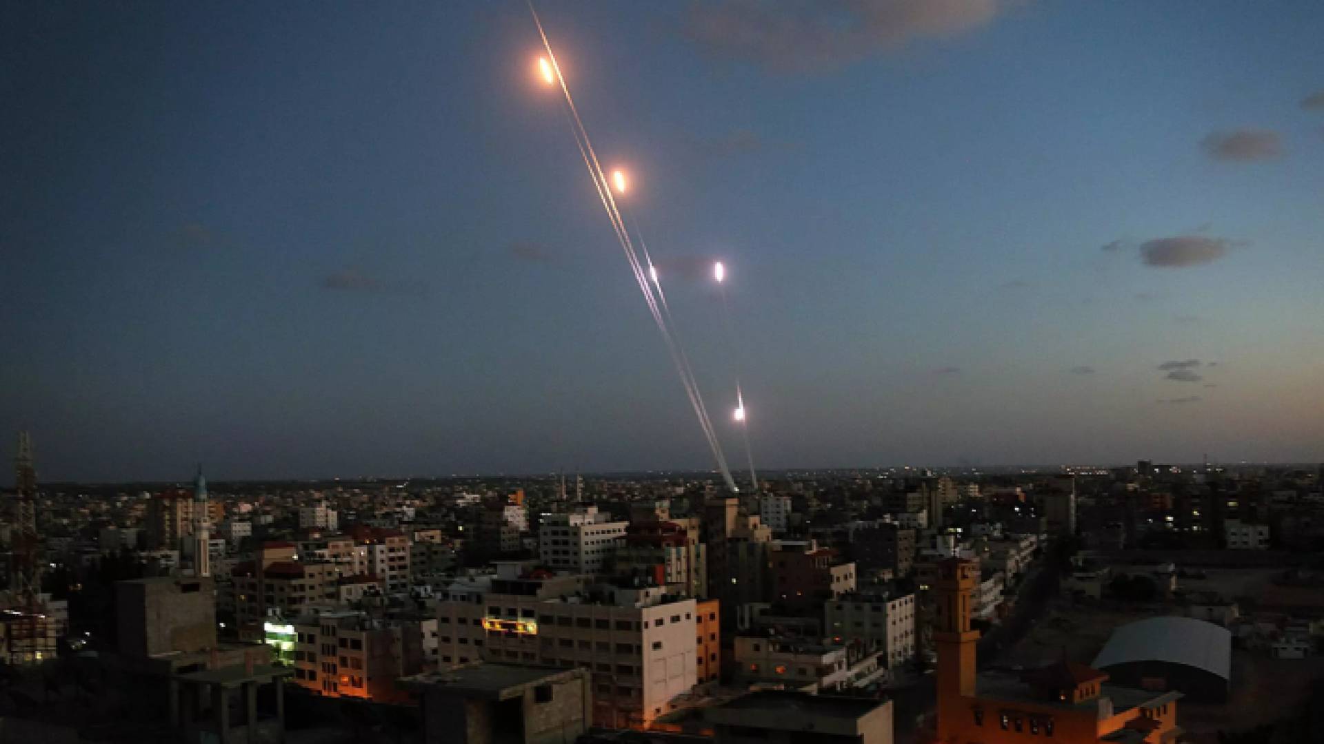 رشقة صاروخية