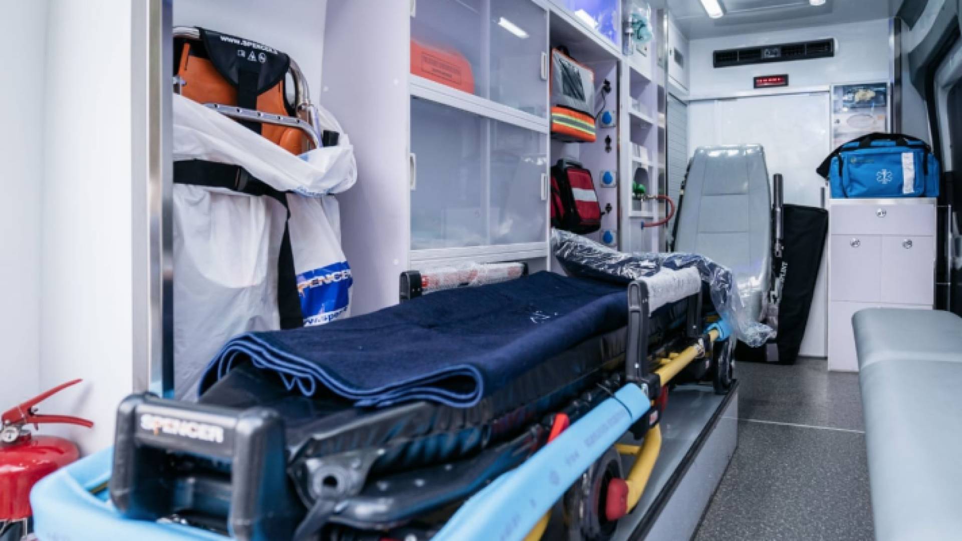 داخل مركبة اسعاف