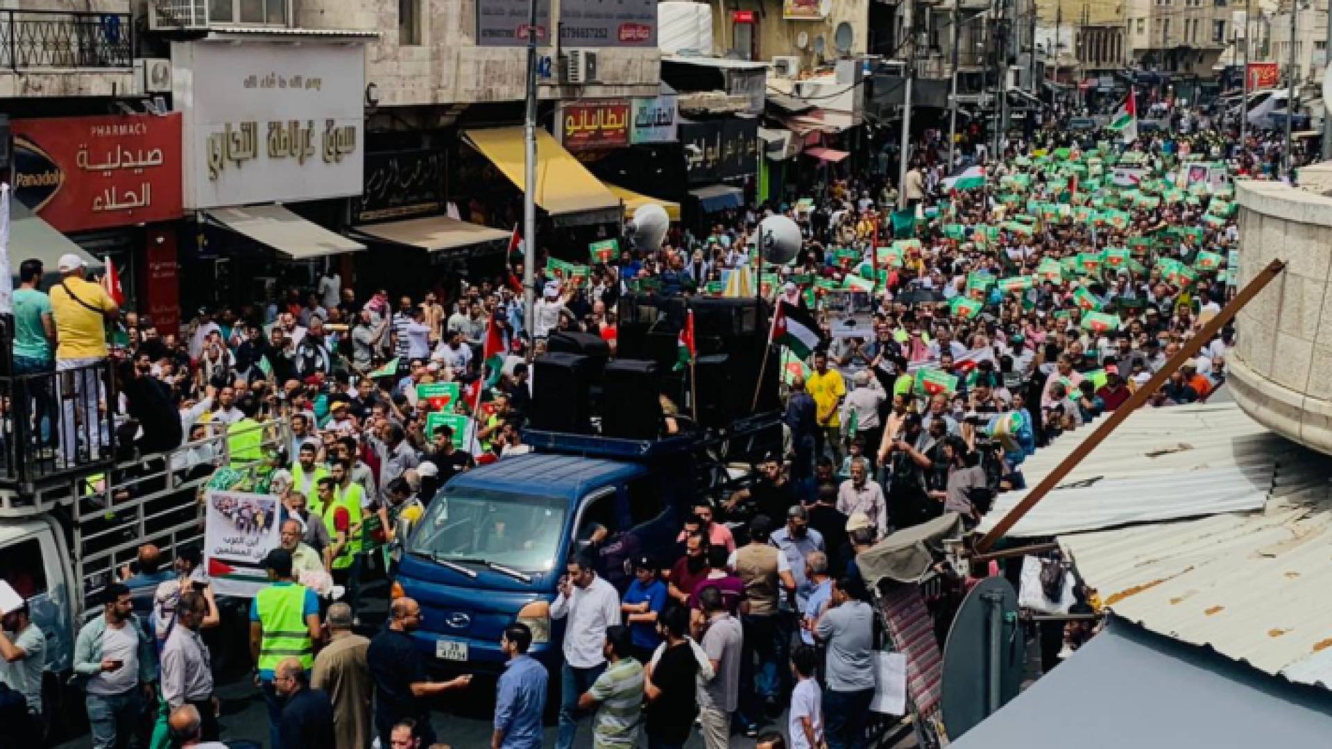 مسيرة في وسط البلد بالعاصمة عمان نصرة للأهل في غزة